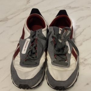 Reebok Classic legacy size 7 unisex